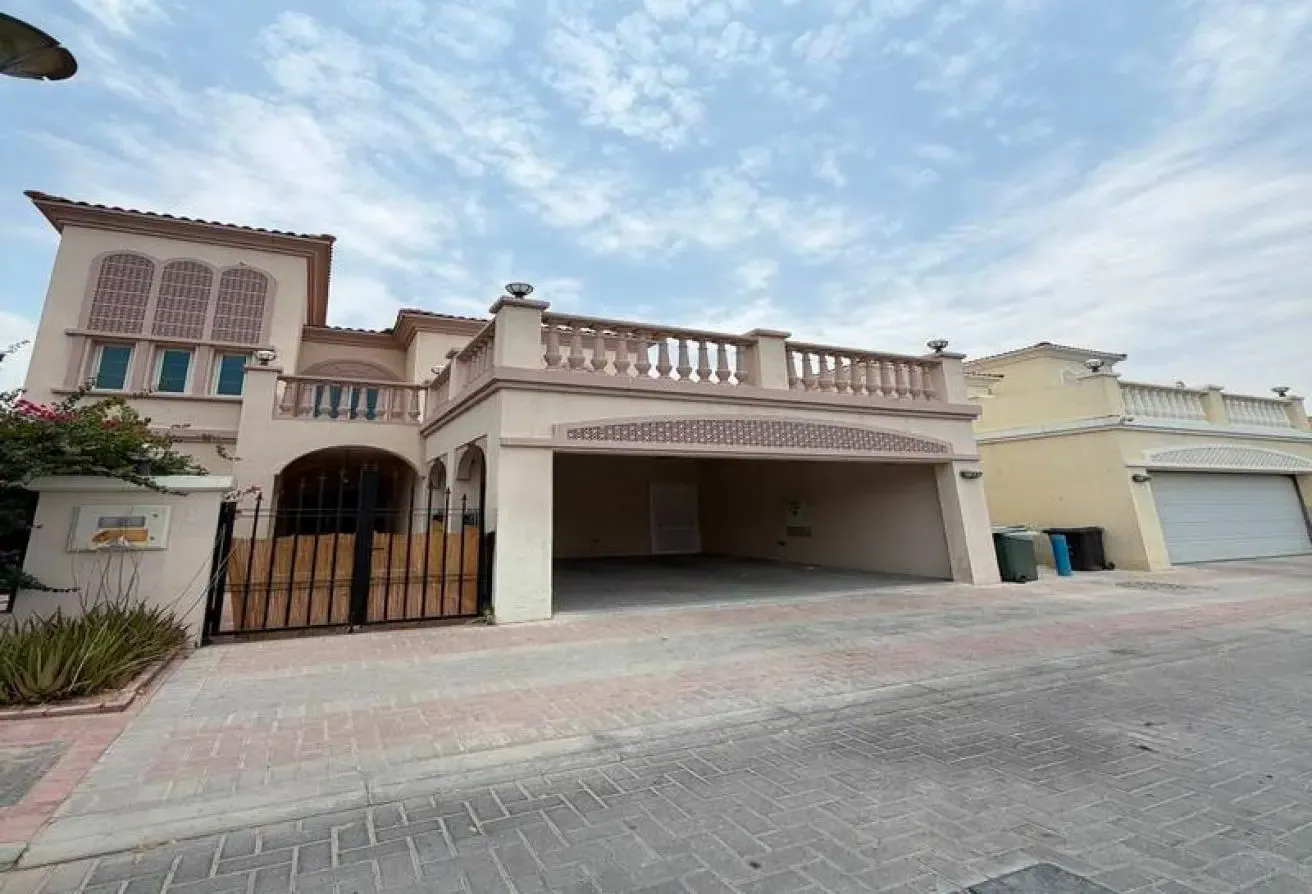 2BR+Maids Villa| Vacant | Facing Park | Large Plot