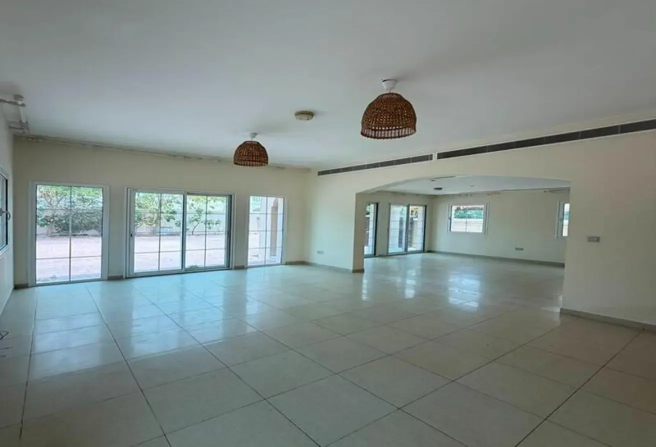 2BR+Maids Villa| Vacant | Facing Park | Large Plot