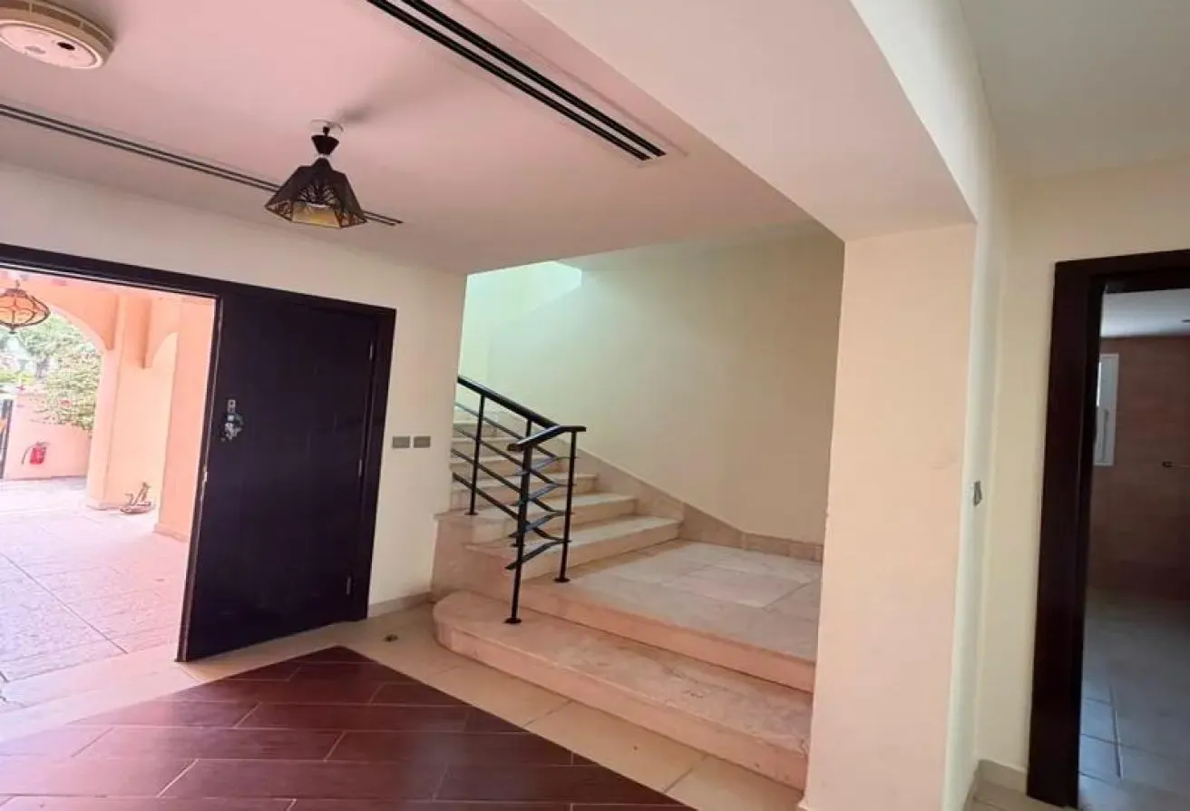 2BR+Maids Villa| Vacant | Facing Park | Large Plot
