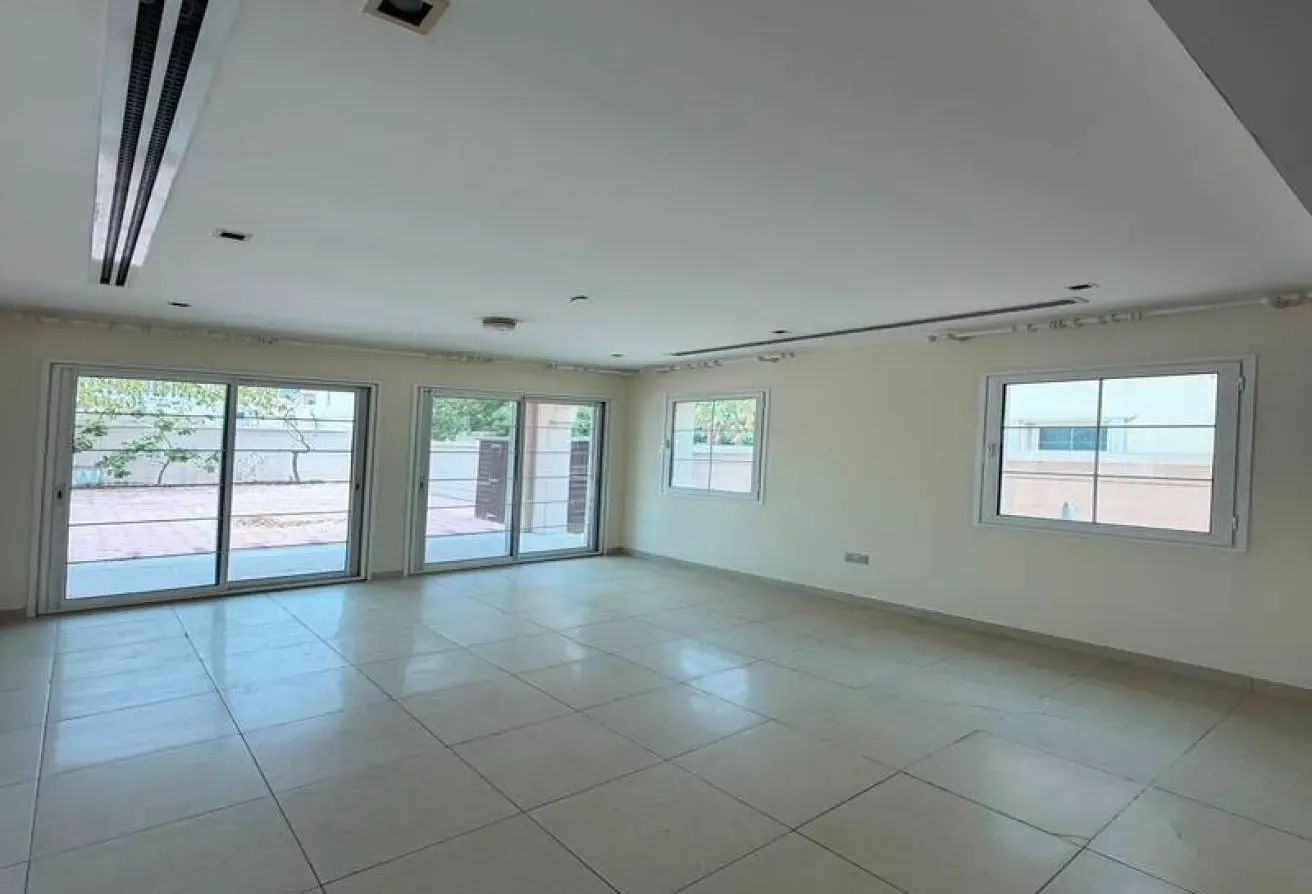2BR+Maids Villa| Vacant | Facing Park | Large Plot