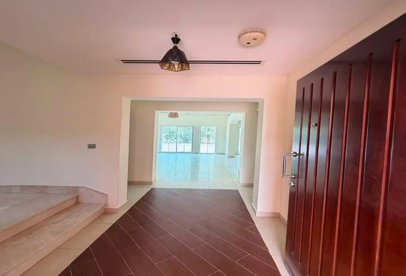 2BR+Maids Villa| Vacant | Facing Park | Large Plot