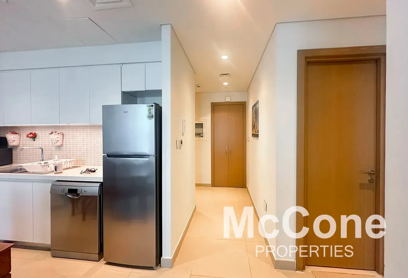 Low-Floor | Vacant | Furnished