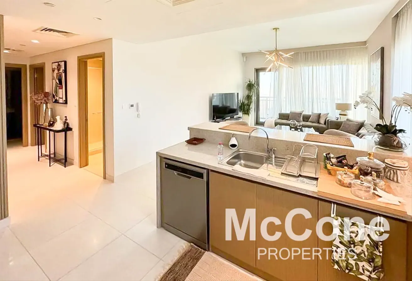Furnished | High Floor | Vacant June