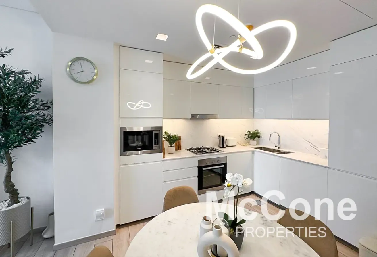 Vacant | Cheque Flexible | Highly Furnished