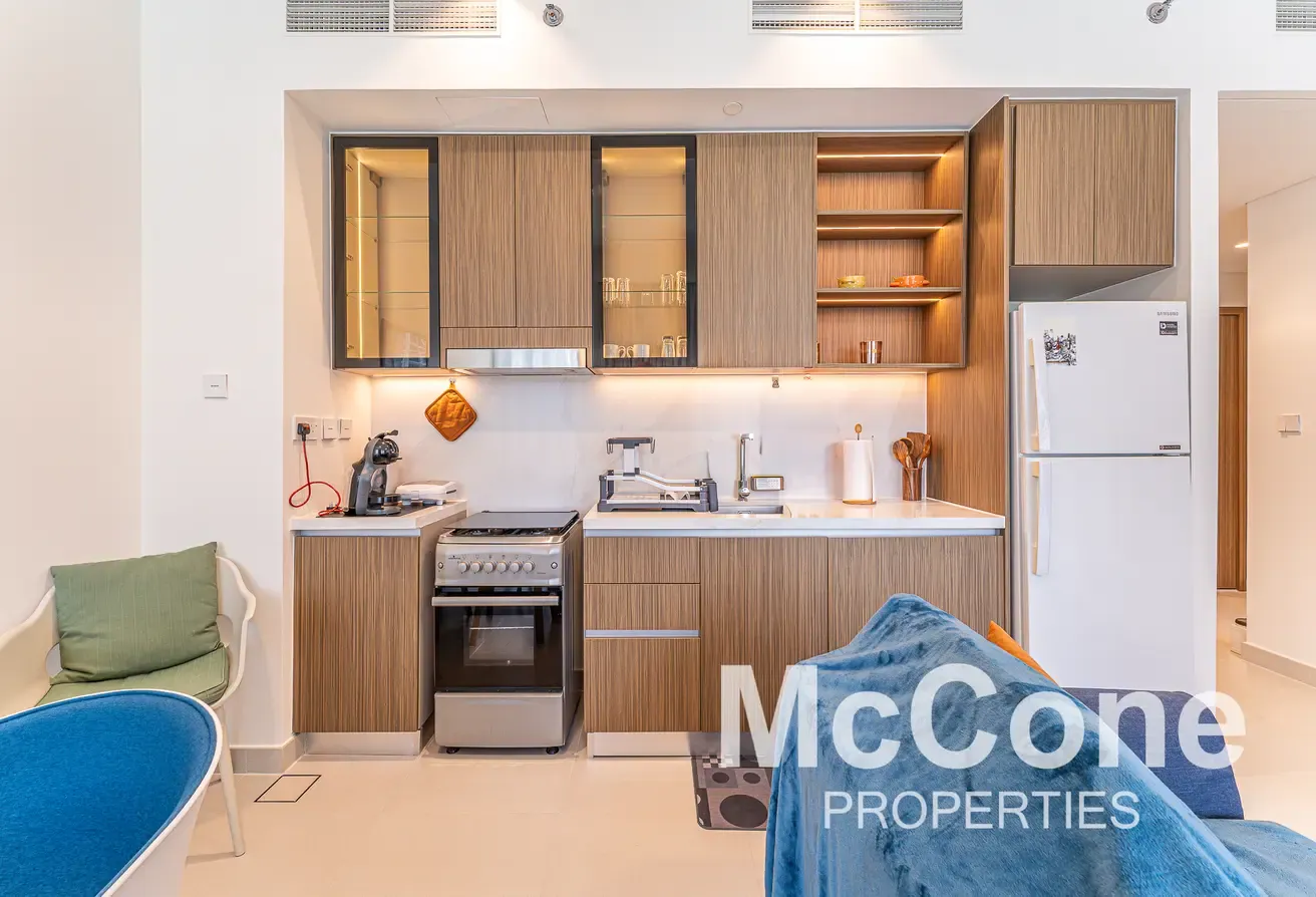 Luxurious Furnished | Low Floor | Ready Move In