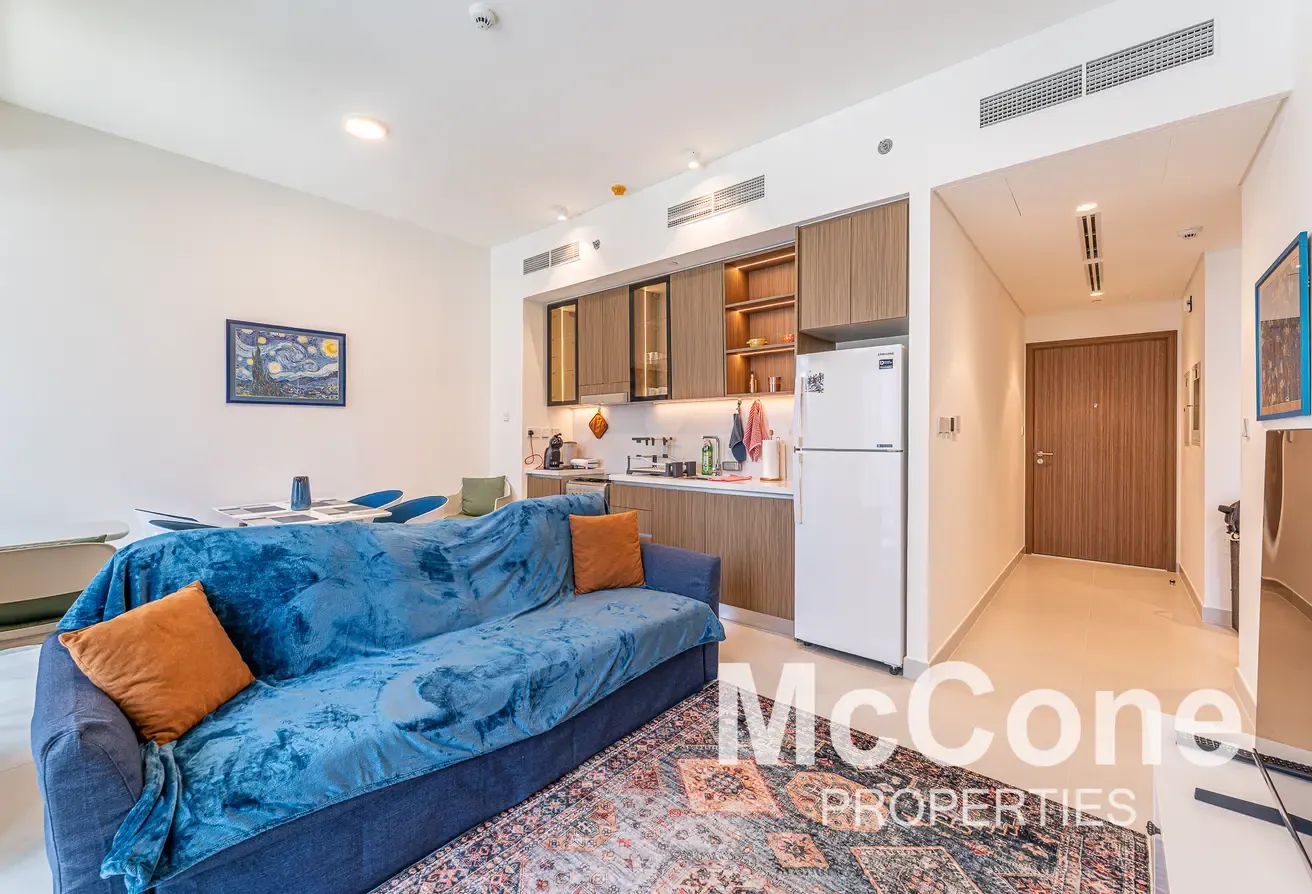 Luxurious Furnished | Low Floor | Ready Move In