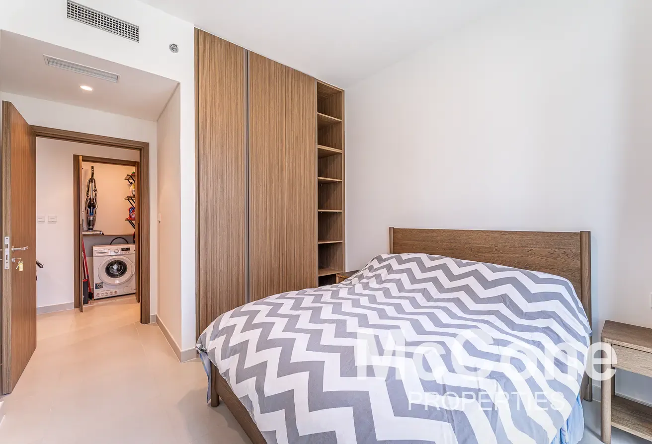 Luxurious Furnished | Low Floor | Ready Move In