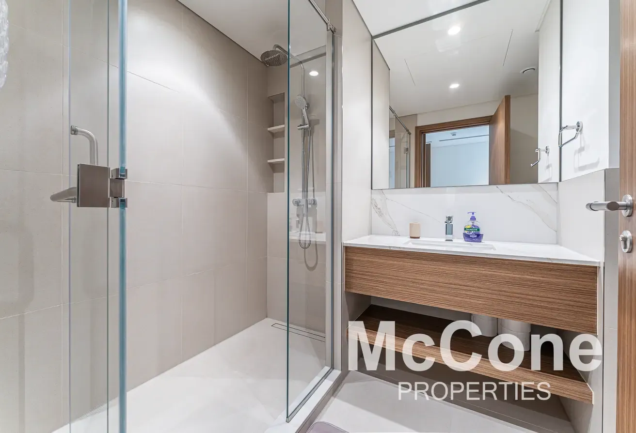 Luxurious Furnished | Low Floor | Ready Move In