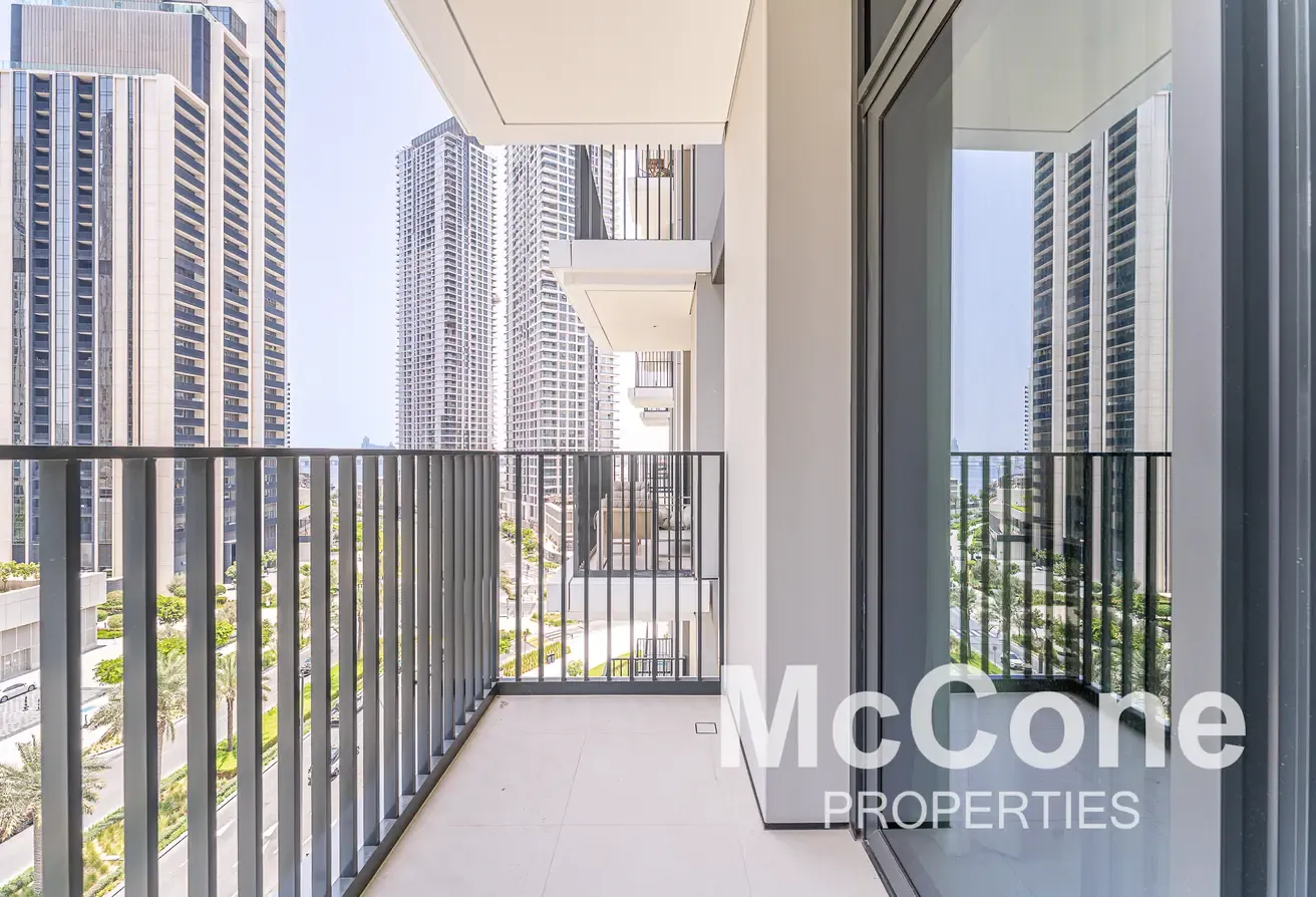 Luxurious Furnished | Low Floor | Ready Move In