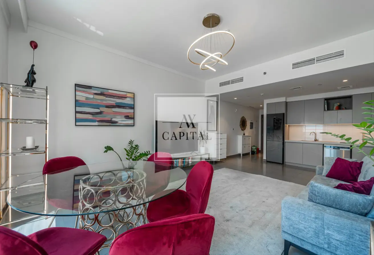 Rent | Furnished | Balcony | Pool | Mid Floor