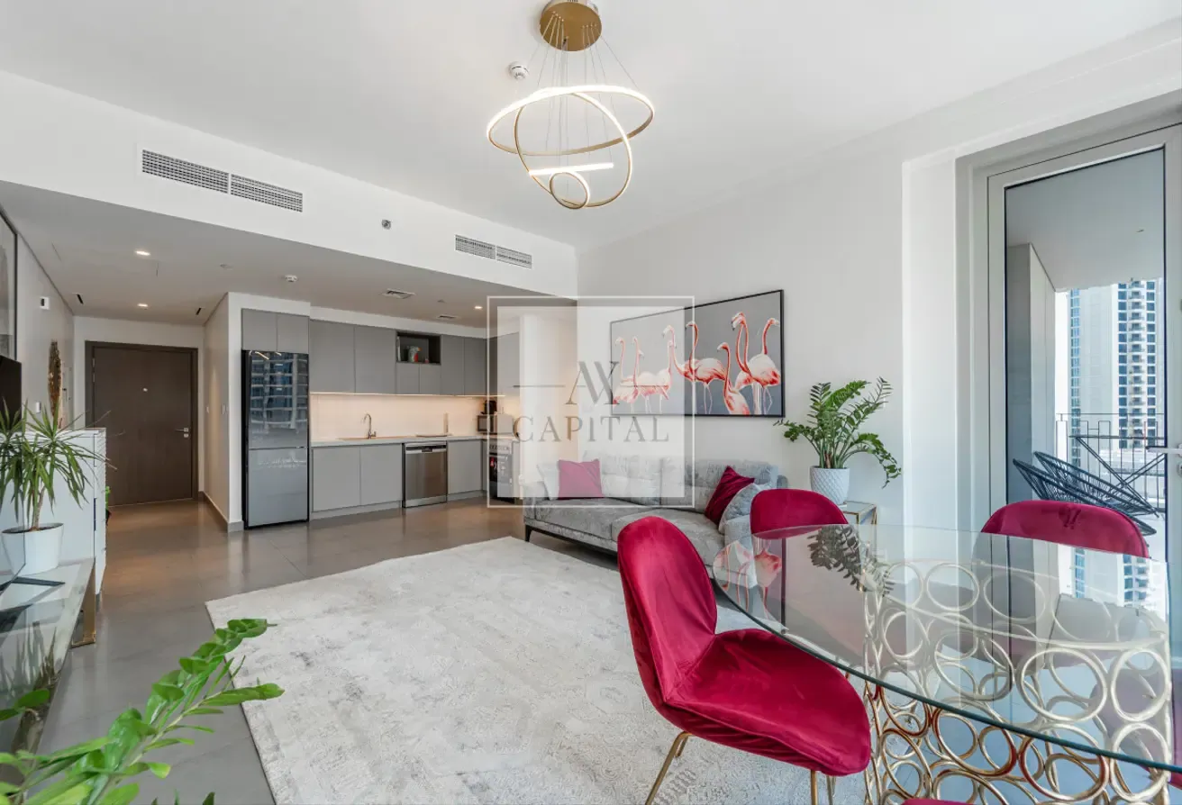 Rent | Furnished | Balcony | Pool | Mid Floor