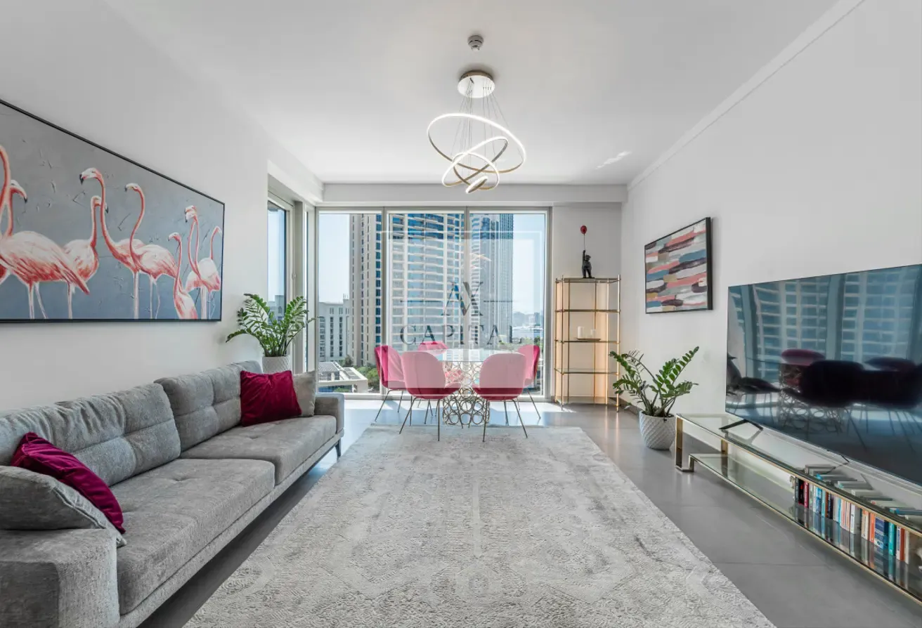 Rent | Furnished | Balcony | Pool | Mid Floor
