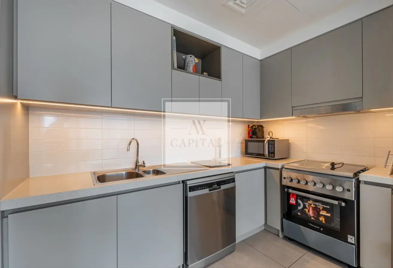 Rent | Furnished | Balcony | Pool | Mid Floor