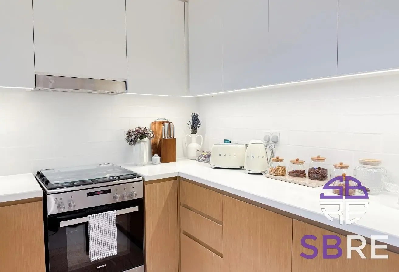 Up to 12 Cheques | Bright & Spacious Layout