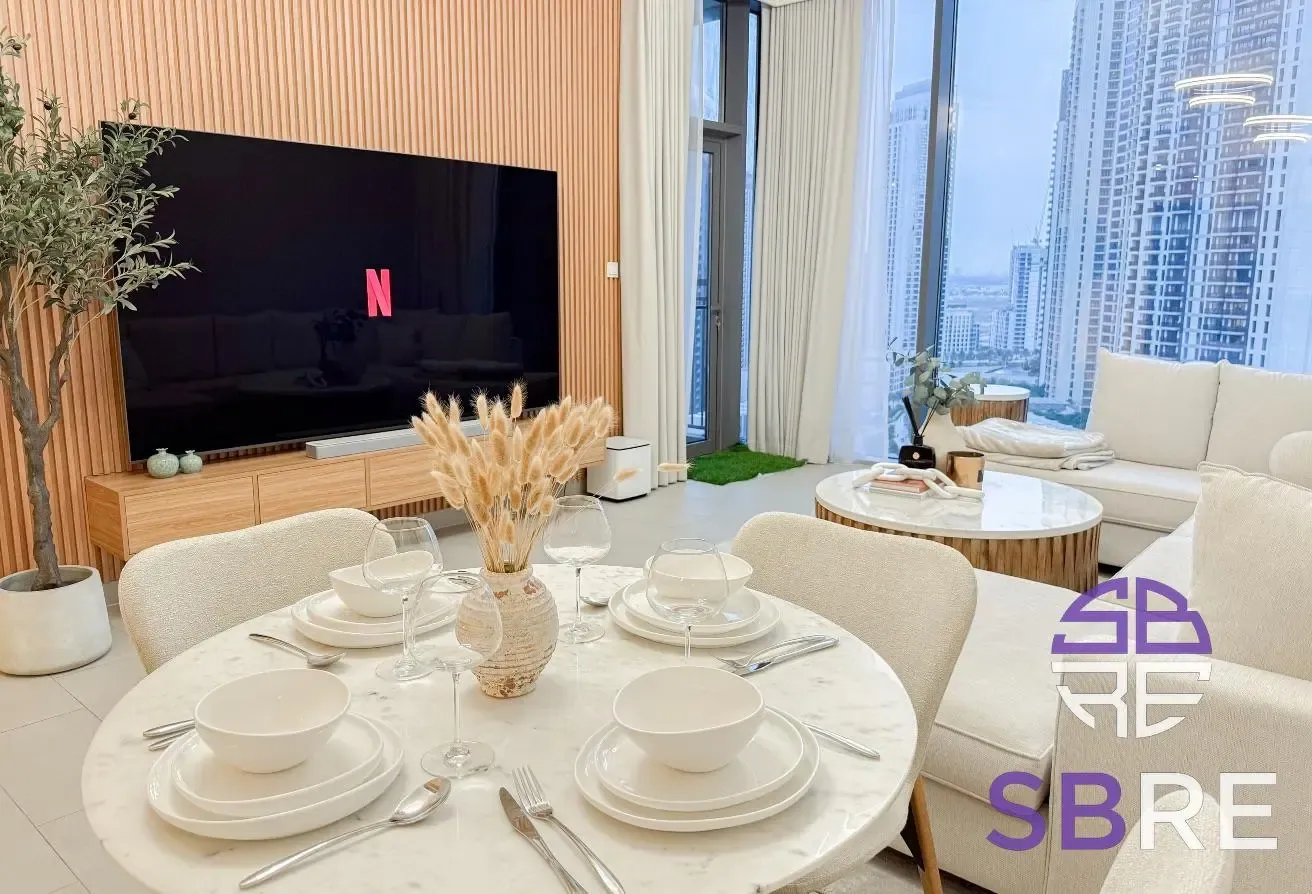 Up to 12 Cheques | Bright & Spacious Layout