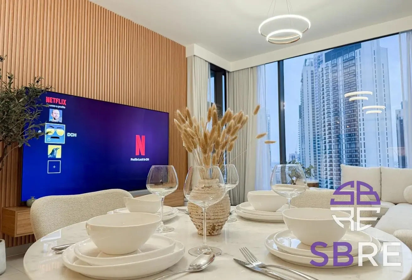 Up to 12 Cheques | Bright & Spacious Layout