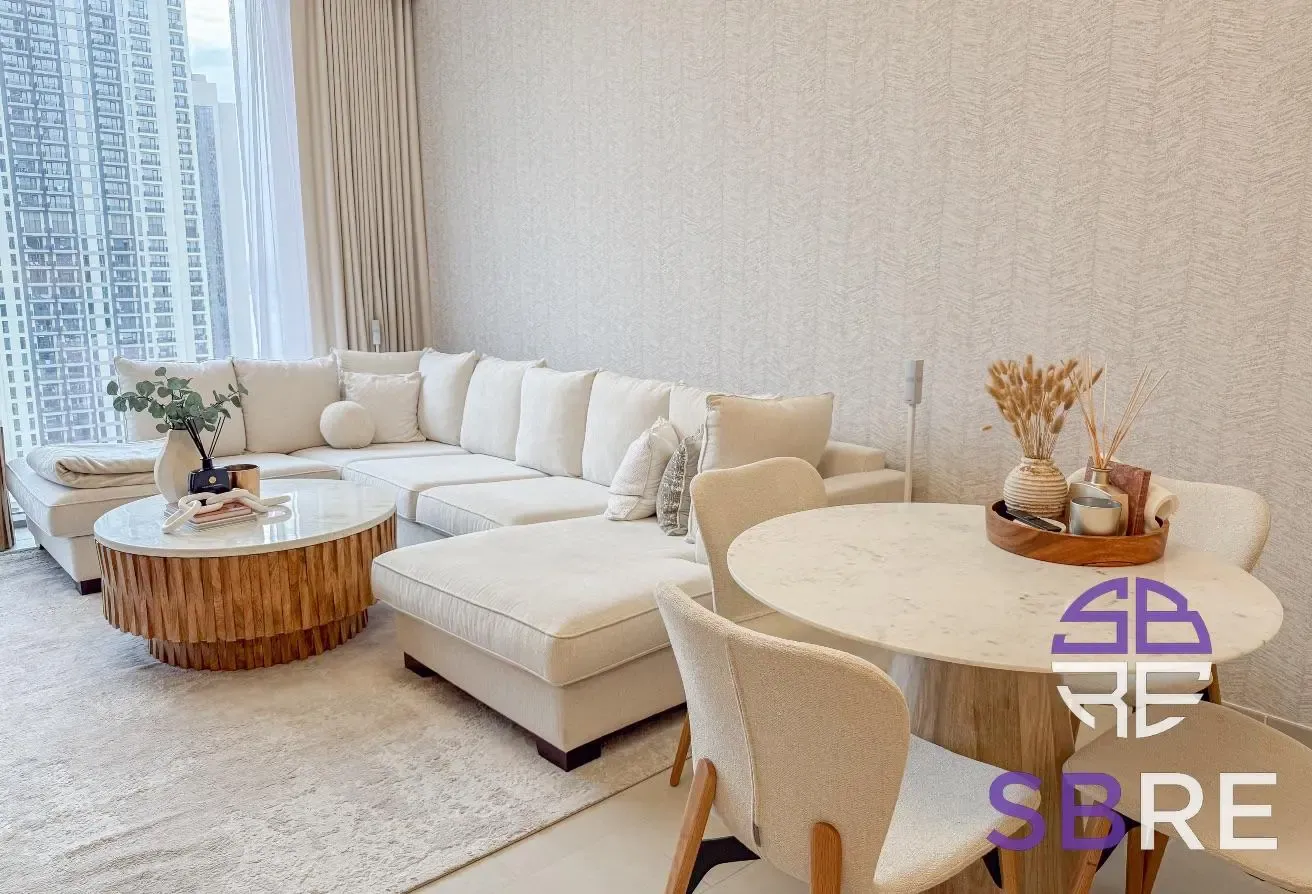 Up to 12 Cheques | Bright & Spacious Layout