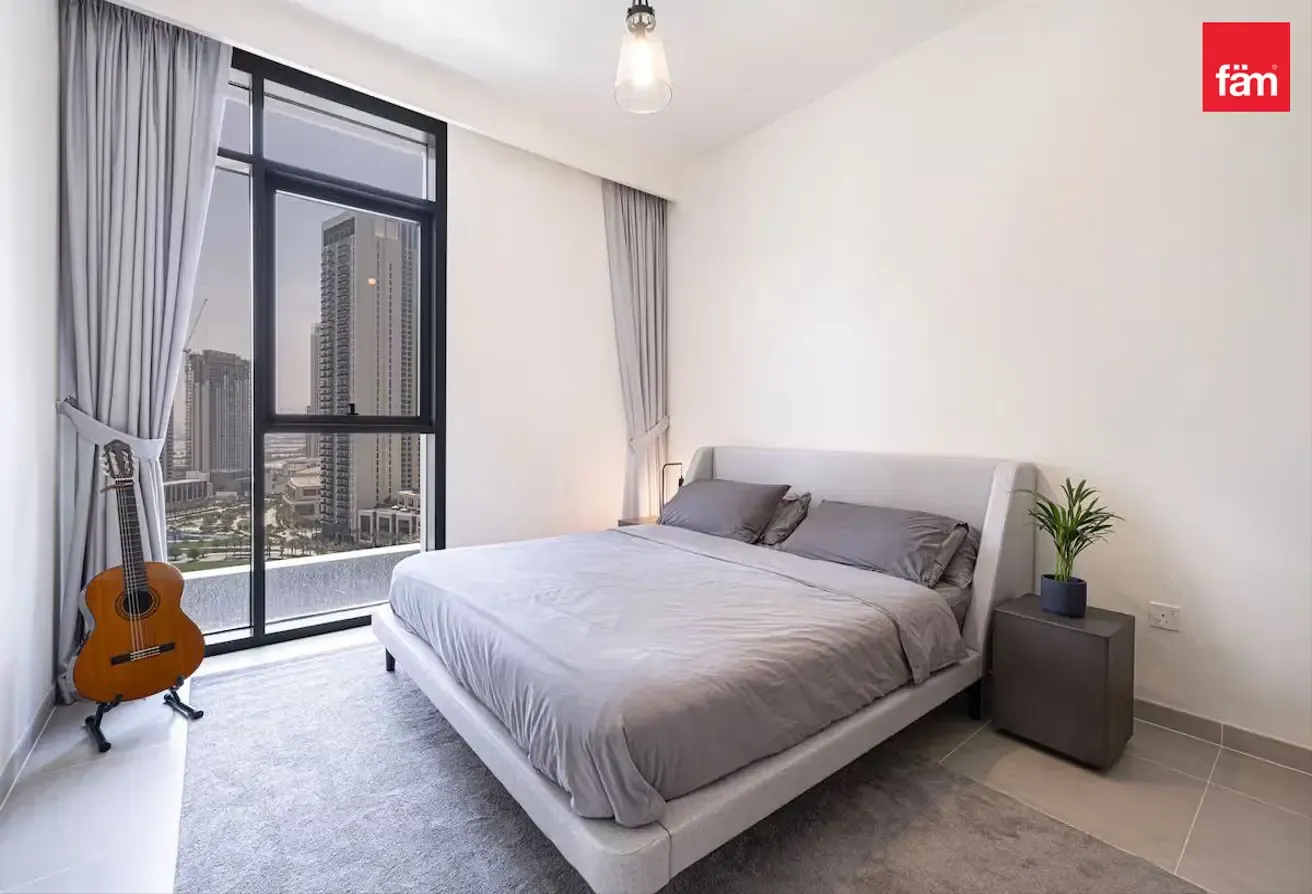 Well Furnished 1br | High Floor | Waterfront