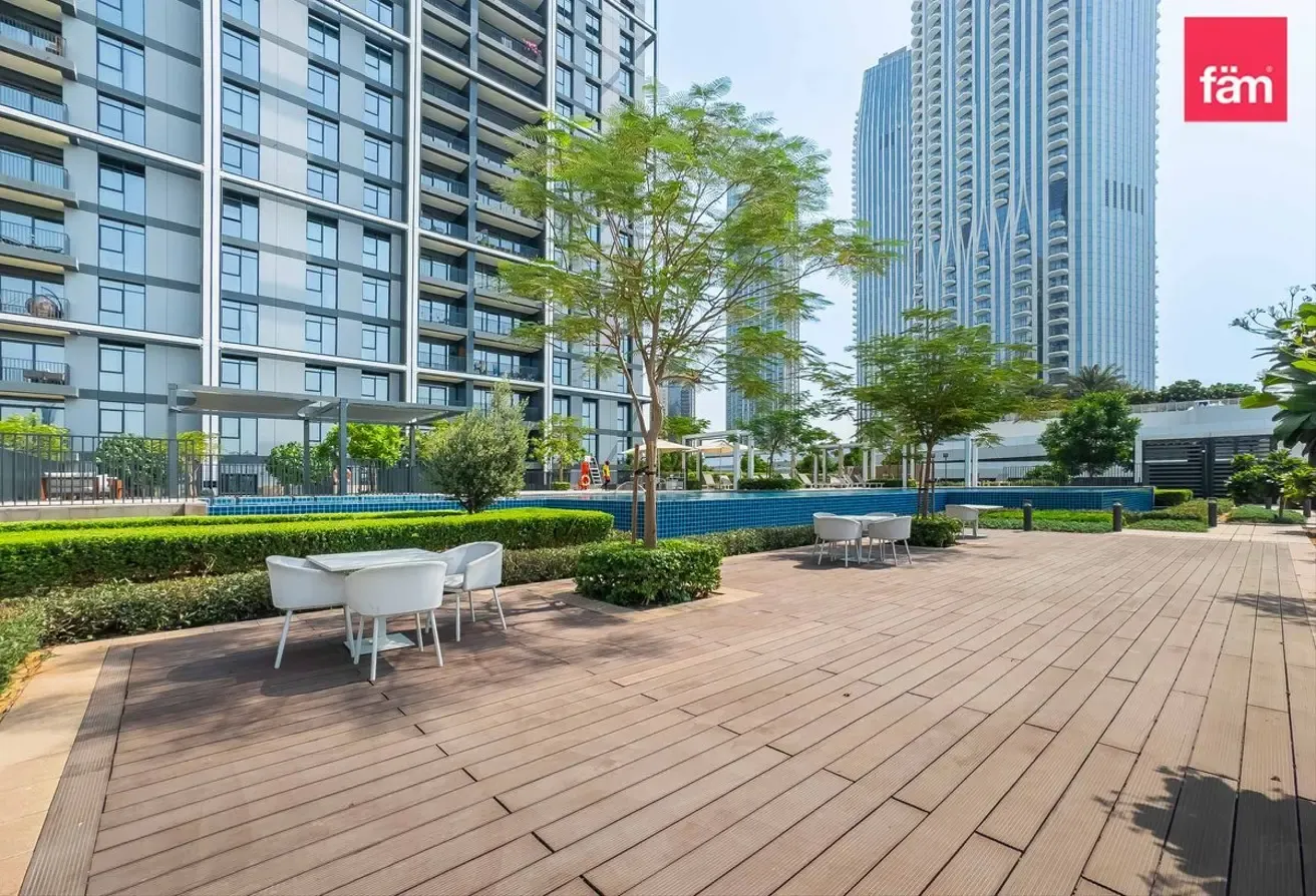 Well Furnished 1br | High Floor | Waterfront