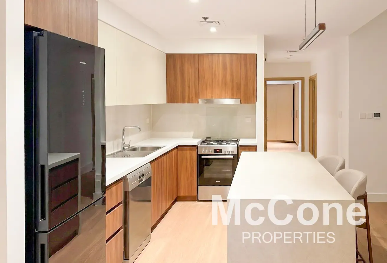 Fully Furnished | Prime Location | High Floor