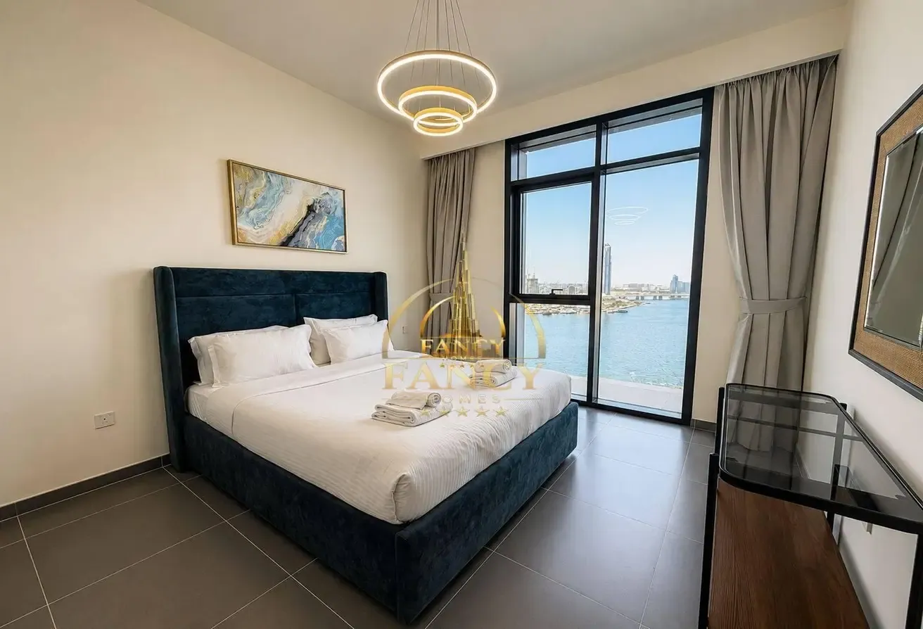 Skyline View | High Floor | Waterfront Living