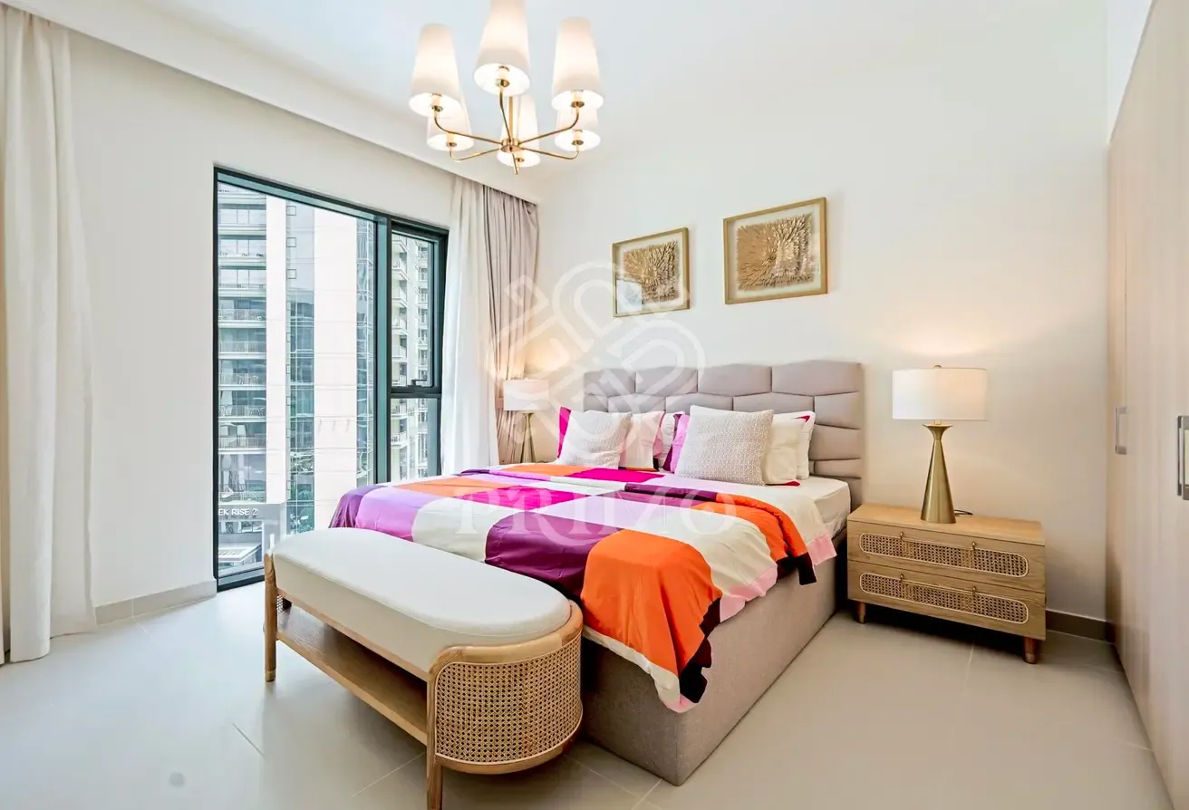FULLY FURNISHED I SPACIOUS LAYOUT I POOL VIEW