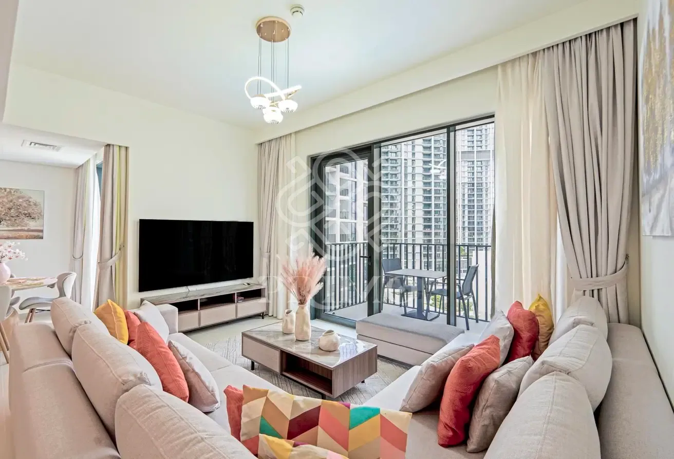FULLY FURNISHED I SPACIOUS LAYOUT I POOL VIEW
