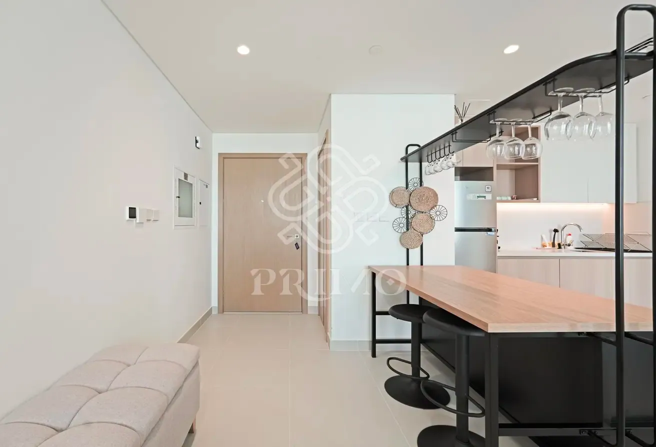 FULLY FURNISHED I SPACIOUS LAYOUT I POOL VIEW