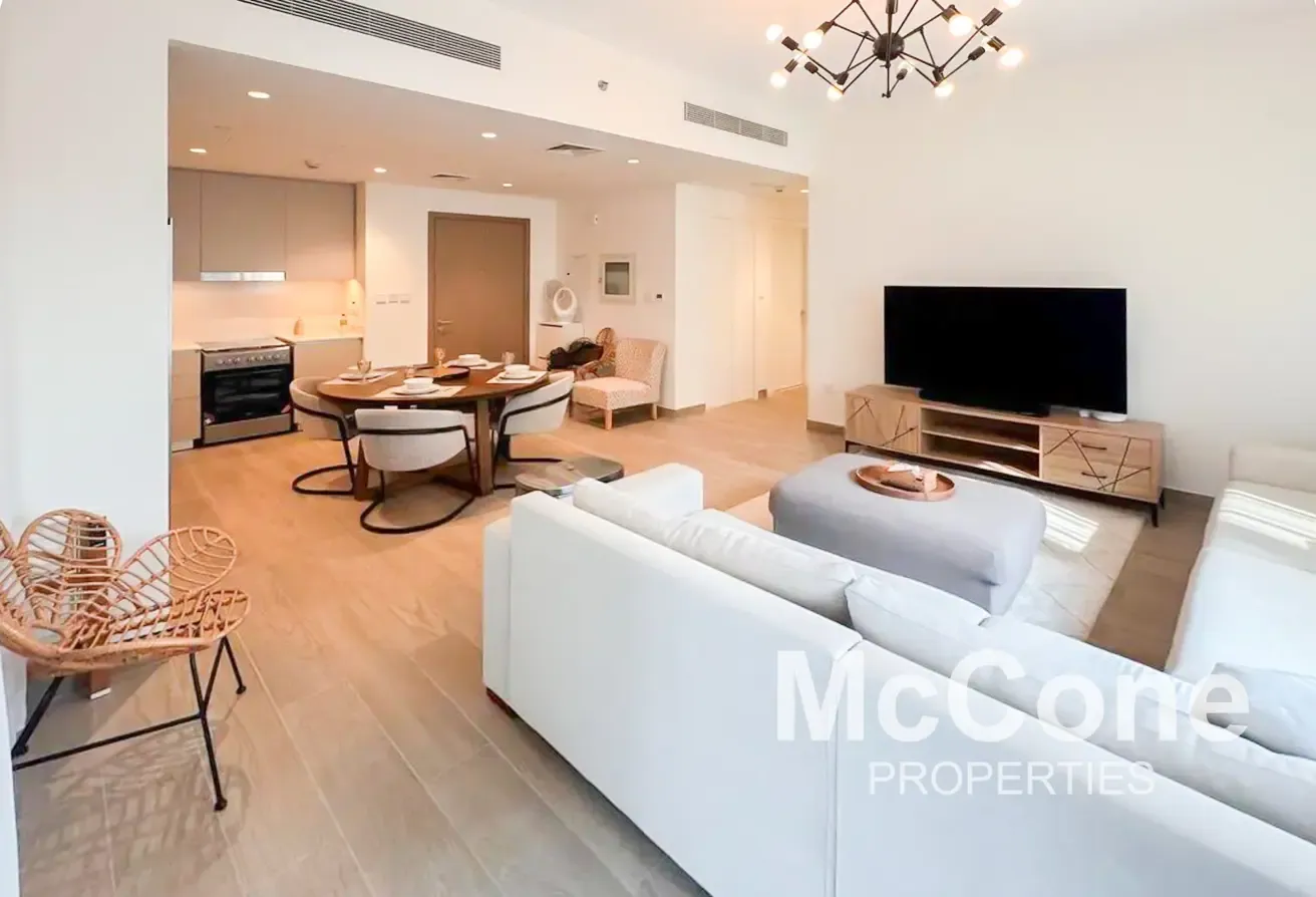 Vacant | Highly Furnished | Lagoon Access