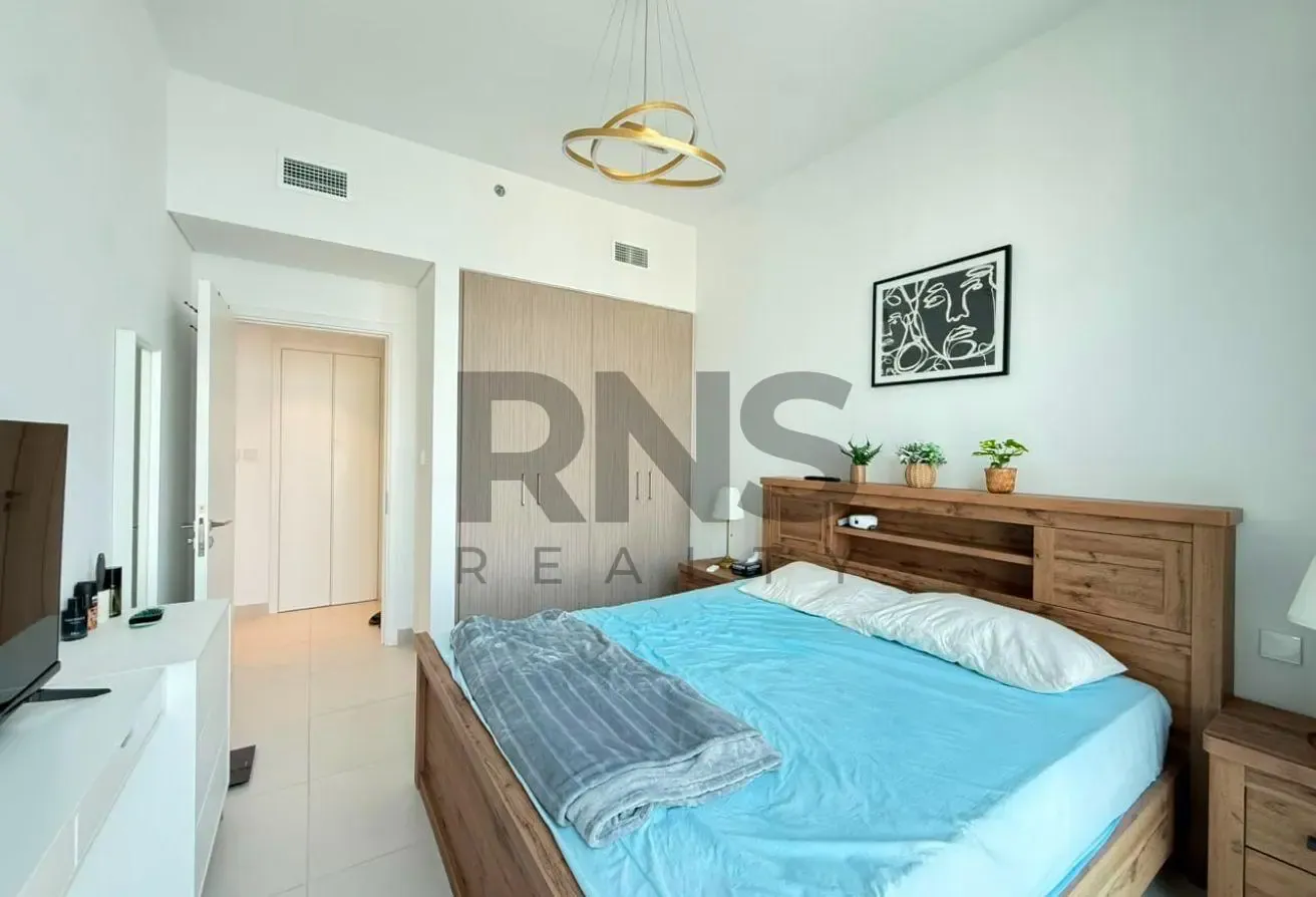 High Floor | Vacant | Flexible 12 Cheques