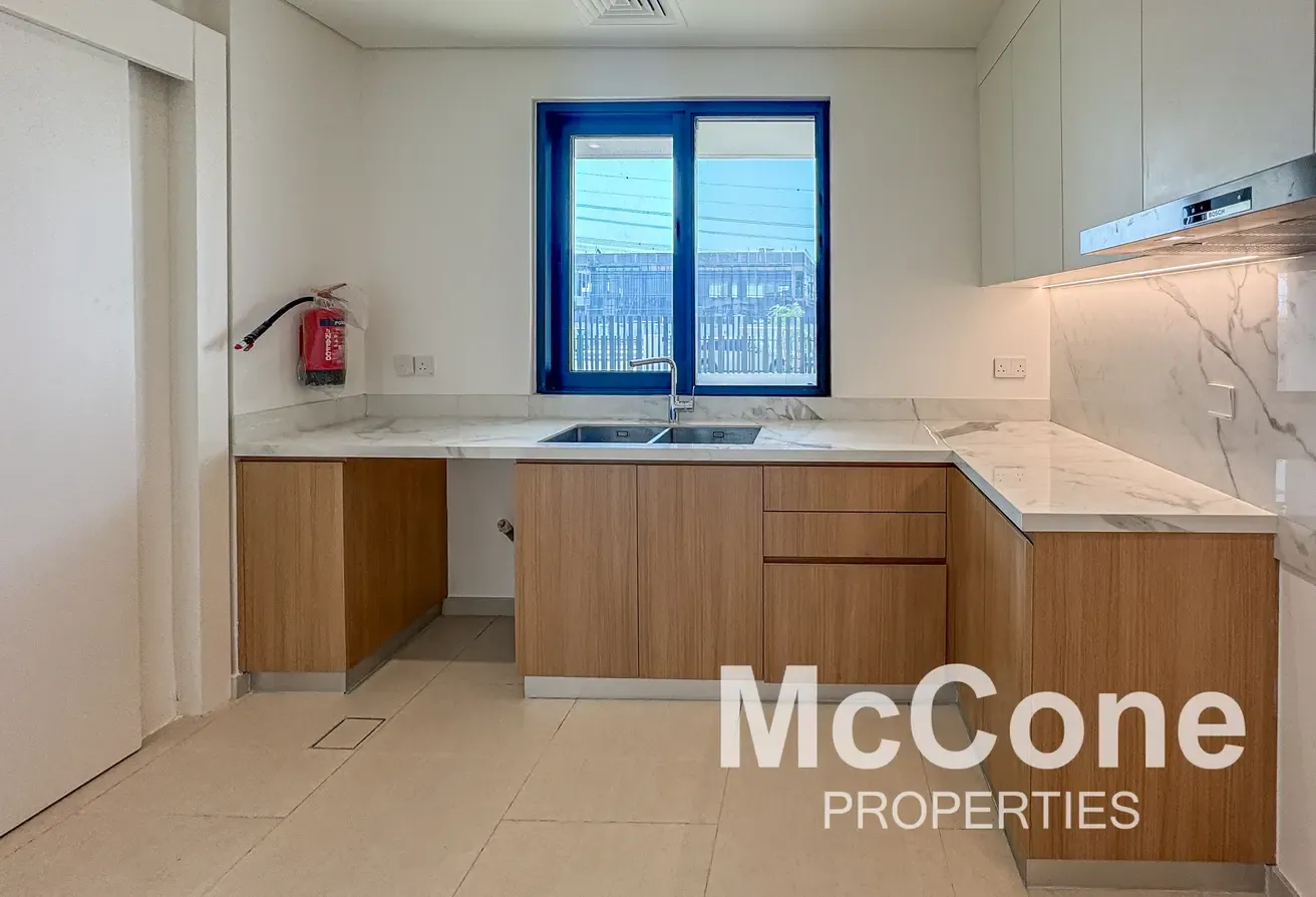 Corner Unit | Dark Interior | Close to Amenities