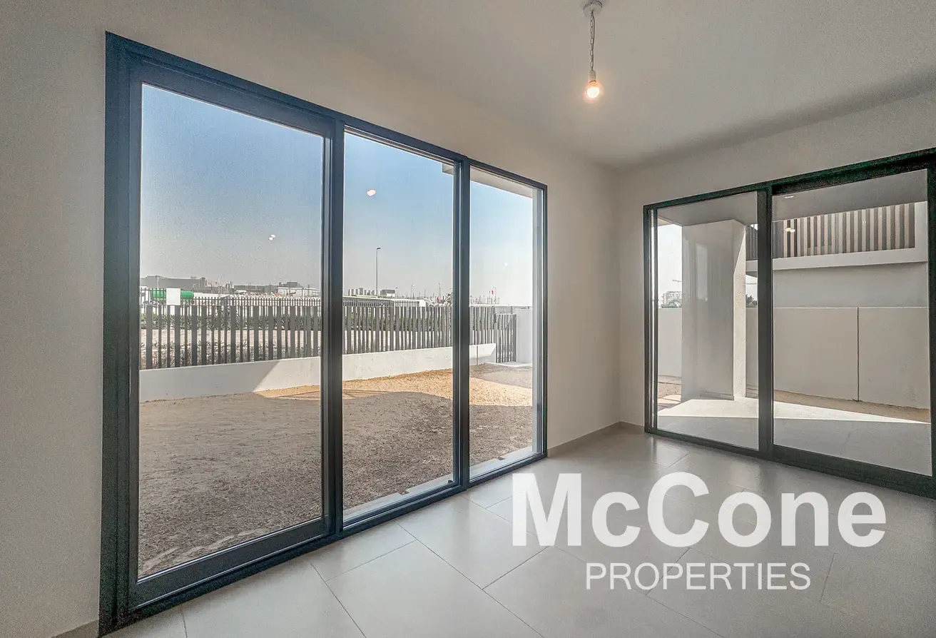 Corner Unit | Dark Interior | Close to Amenities