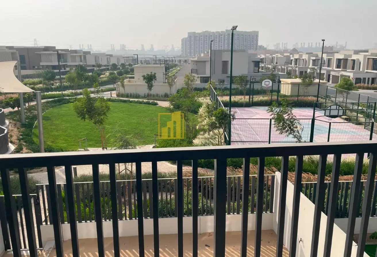 3 bed + Maids on Park | Single Row | Close Kitchen