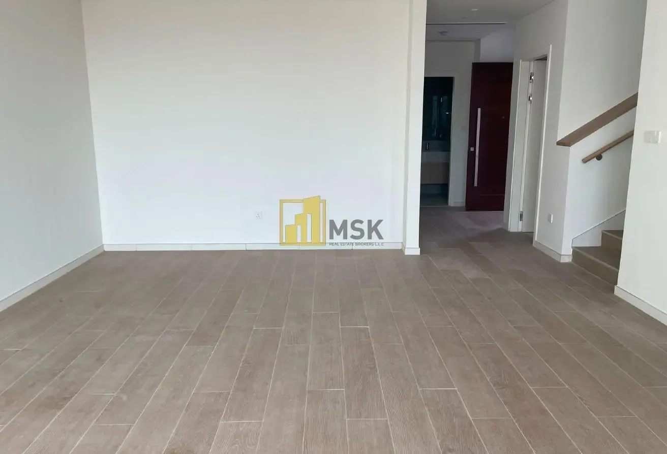 3 bed + Maids on Park | Single Row | Close Kitchen