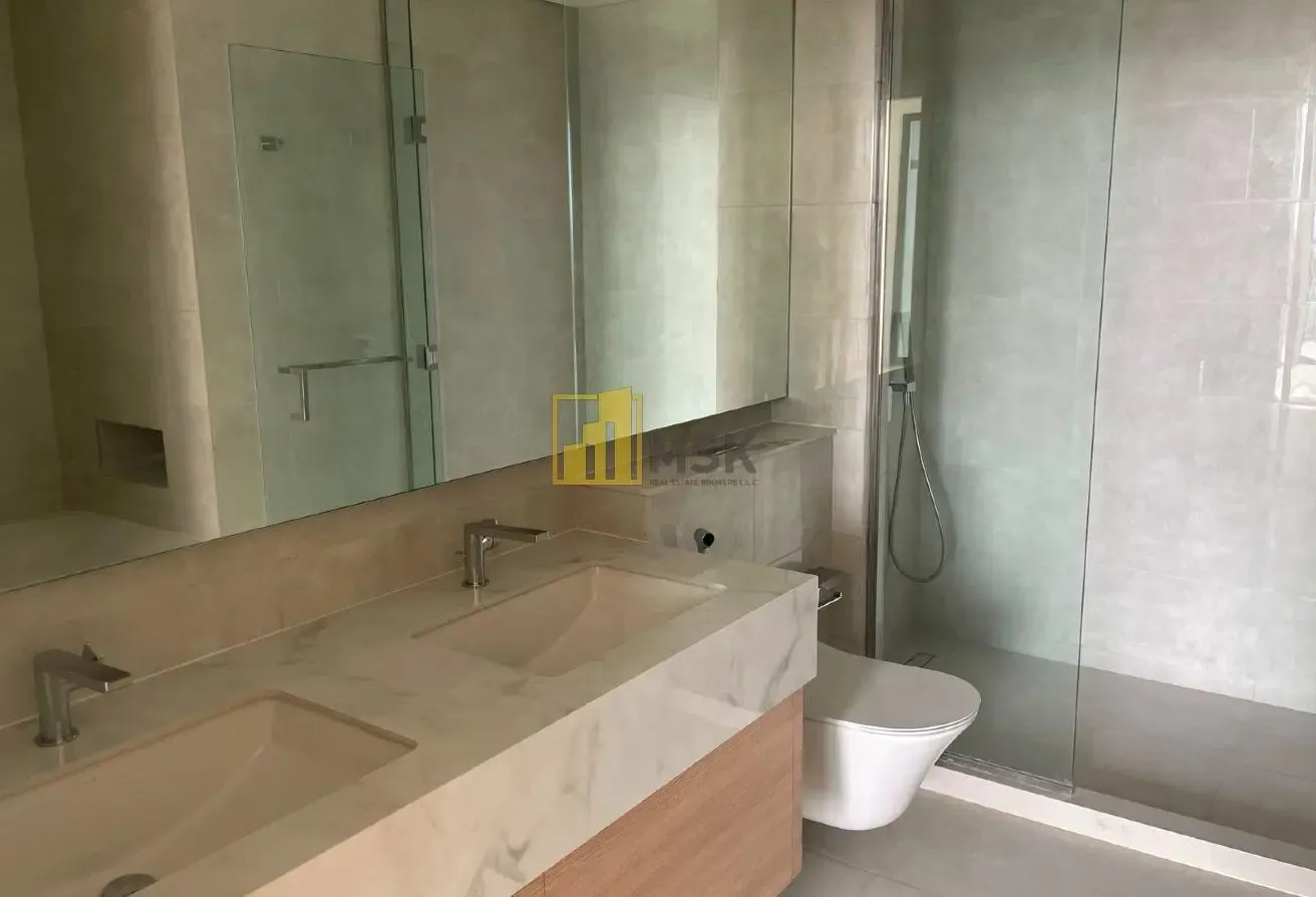 3 bed + Maids on Park | Single Row | Close Kitchen