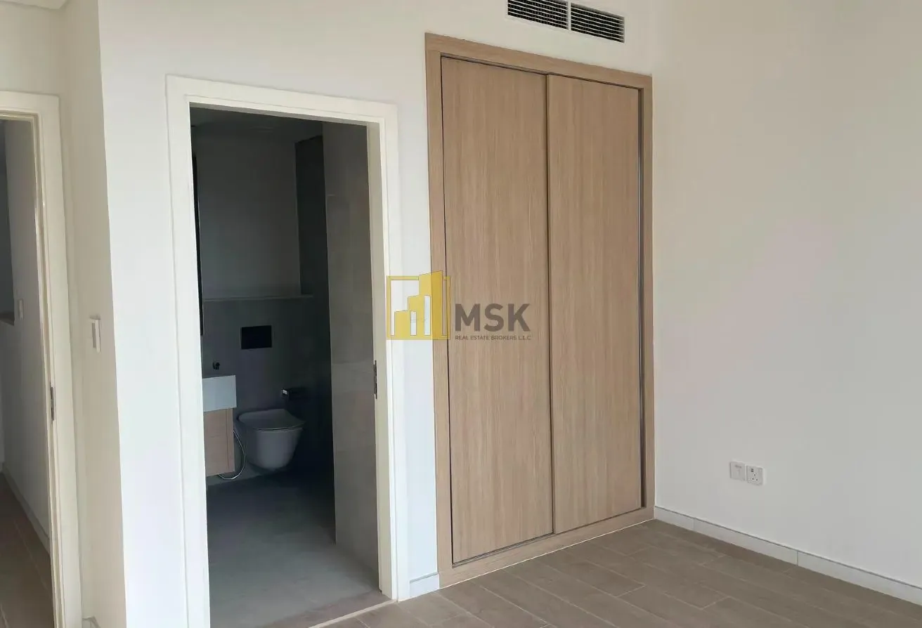 3 bed + Maids on Park | Single Row | Close Kitchen