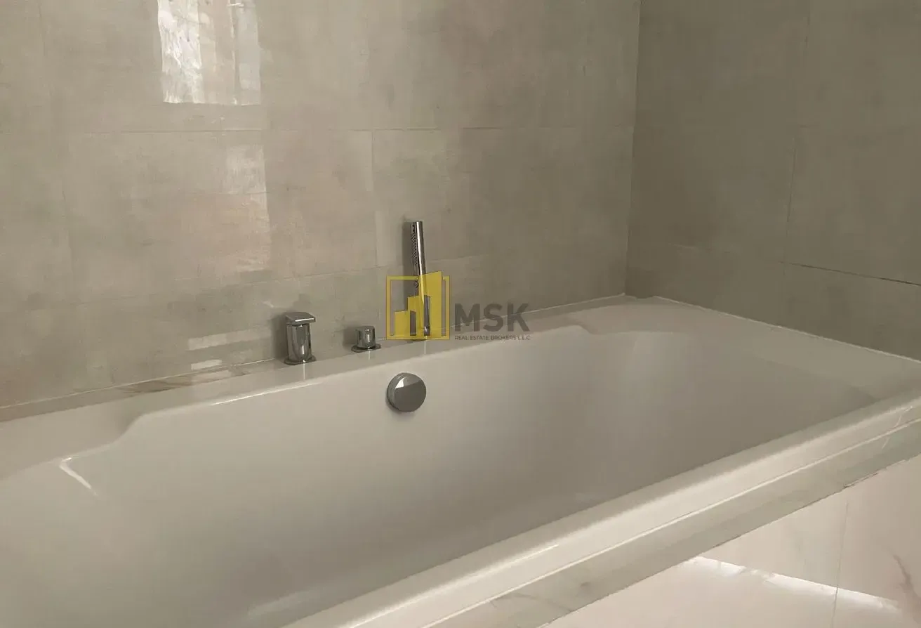 3 bed + Maids on Park | Single Row | Close Kitchen