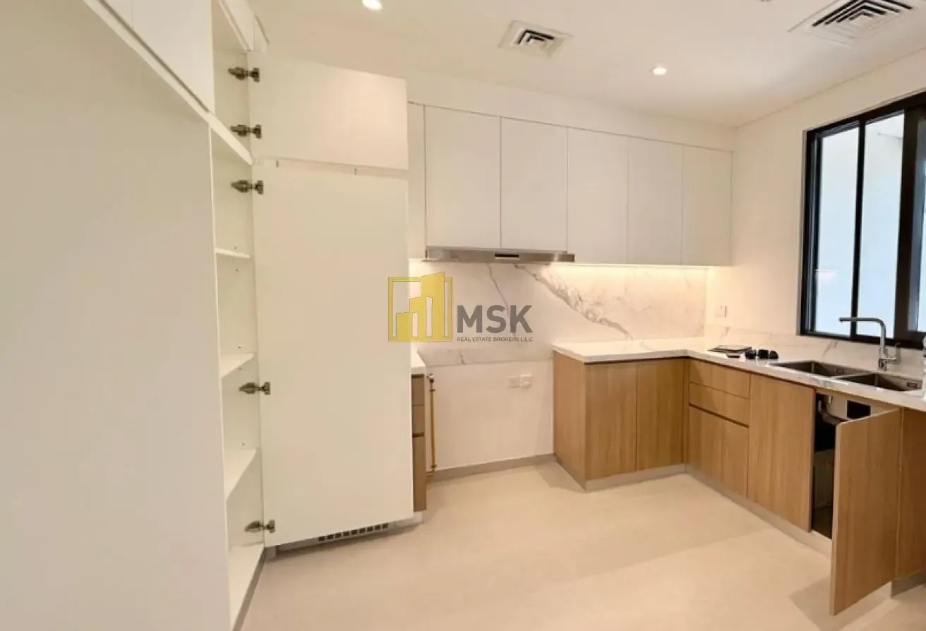 4BR Townhouse | Spacious Layout | Middle Unit