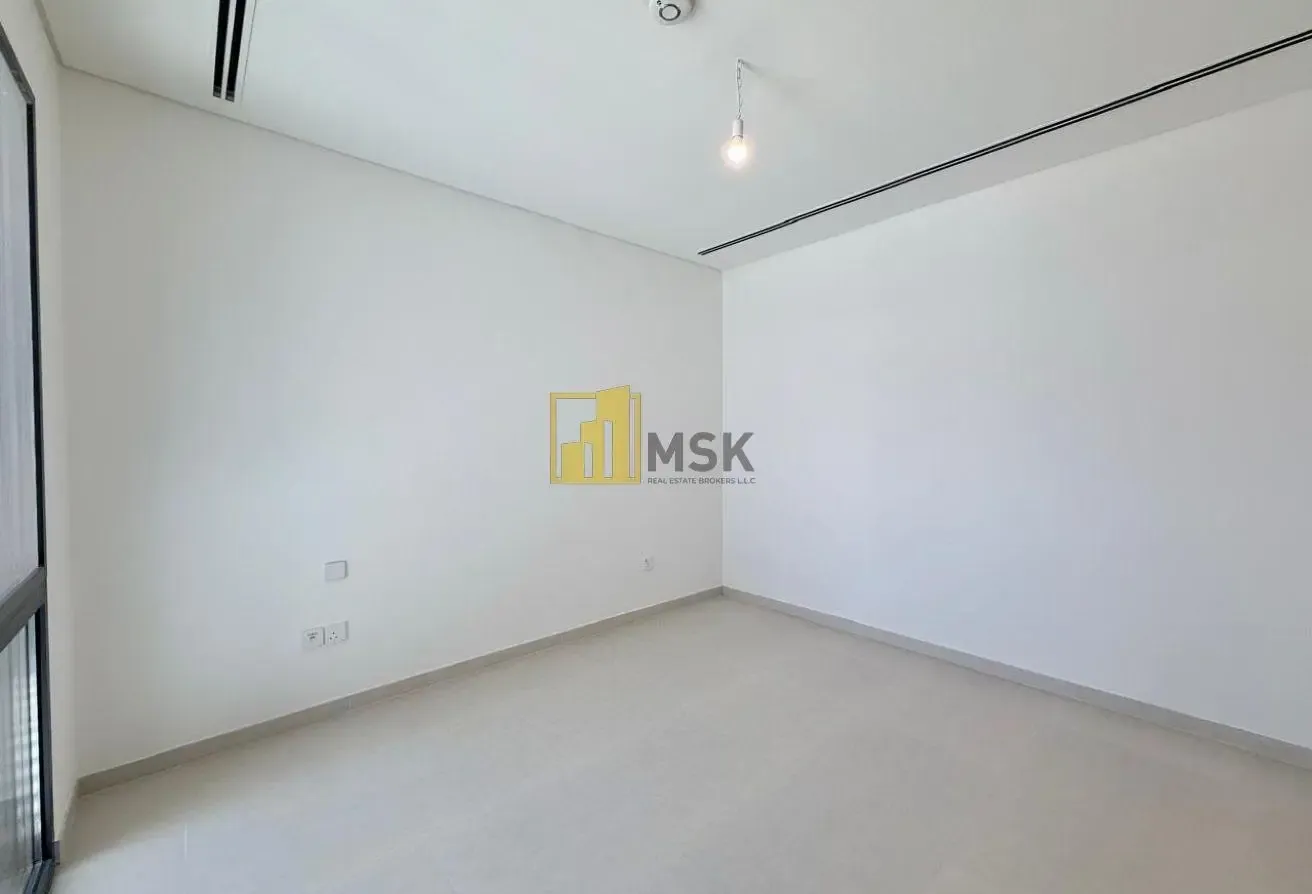 4BR Townhouse | Spacious Layout | Middle Unit