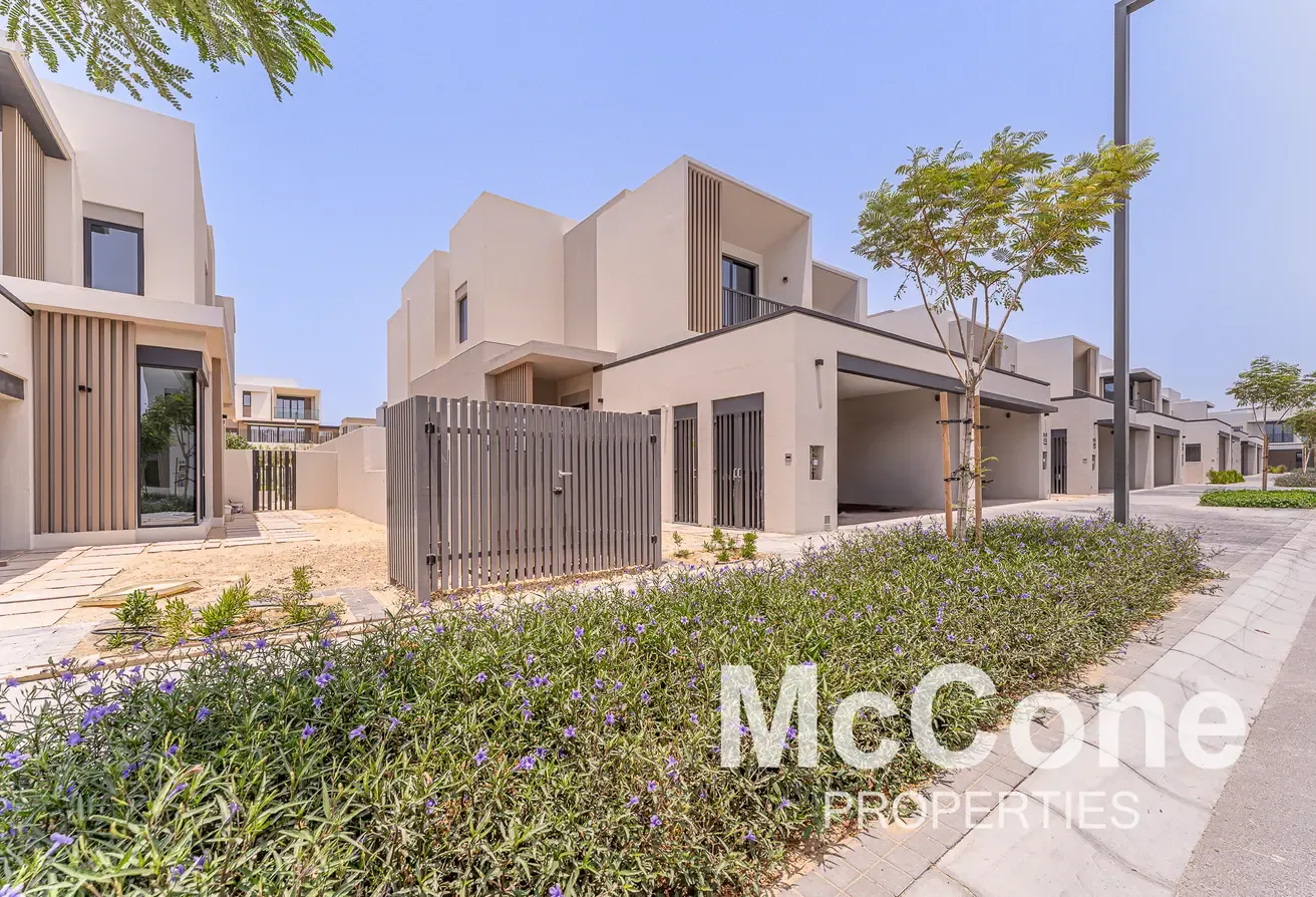 Corner TH | Landscaped | Flexible Cheques