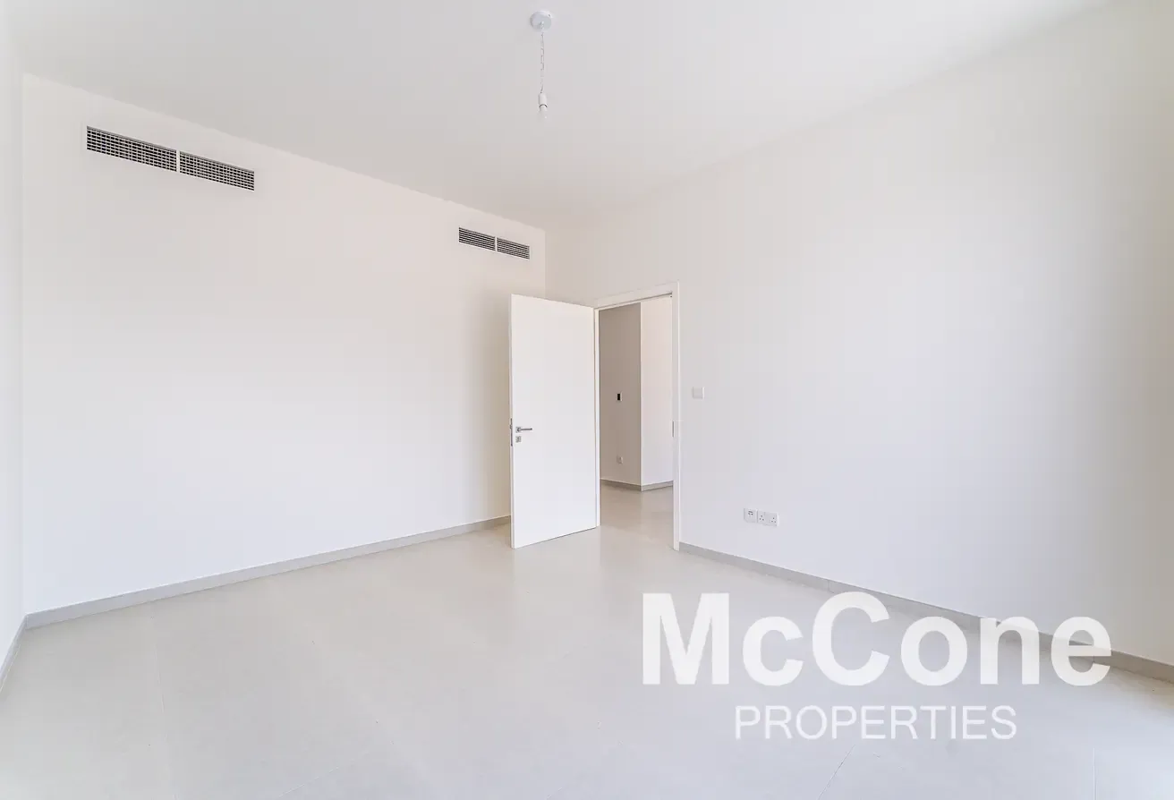 Corner TH | Landscaped | Flexible Cheques
