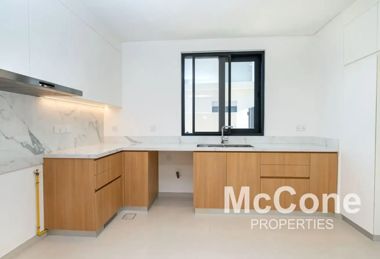 Negotiable | Corner Plot | Community Expert