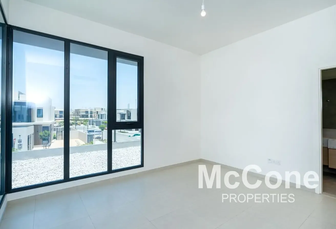 Negotiable | Corner Plot | Community Expert