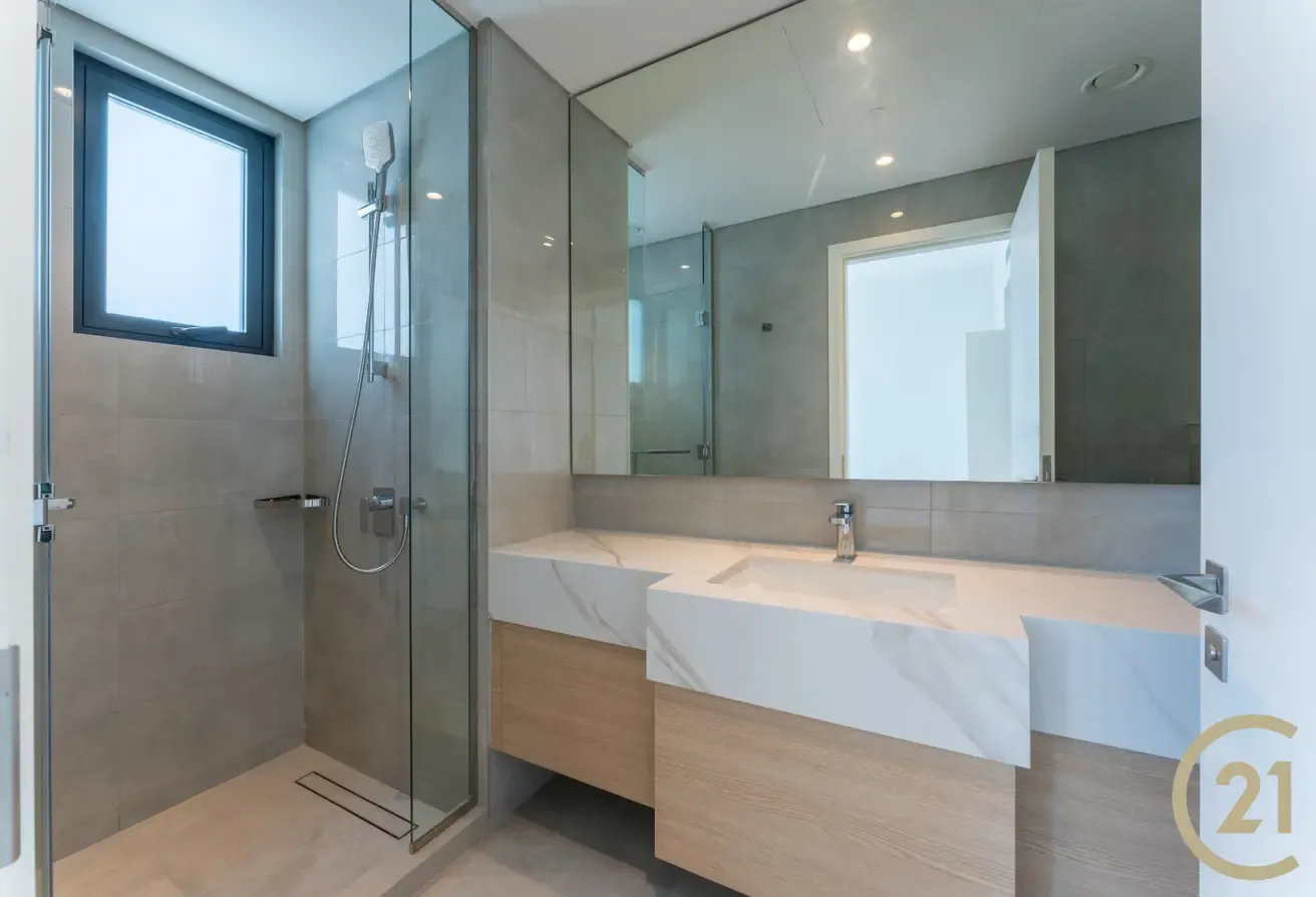 Large Plot | Corner Unit | Private Location