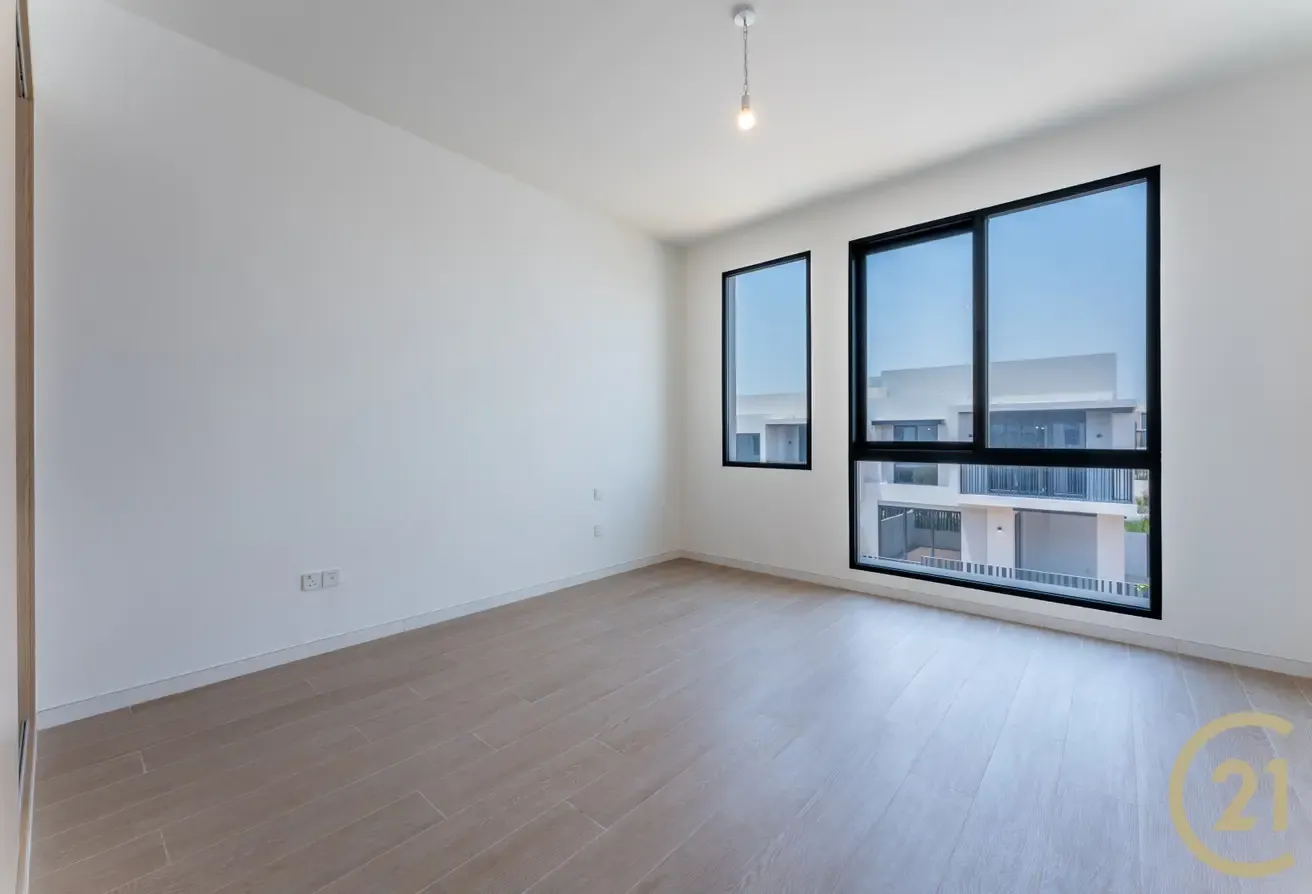 Large Plot | Corner Unit | Private Location