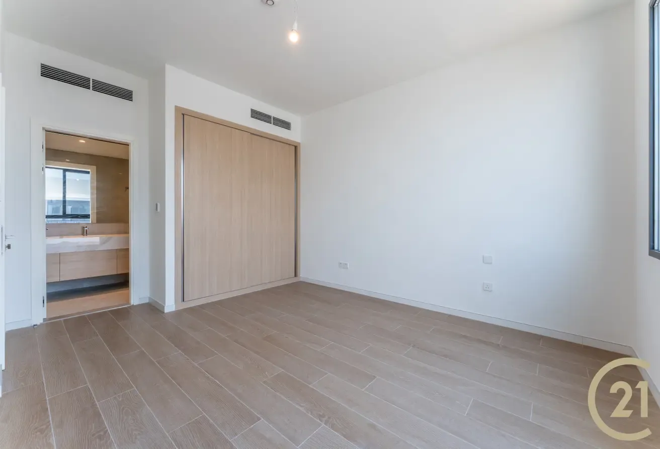 Large Plot | Corner Unit | Private Location