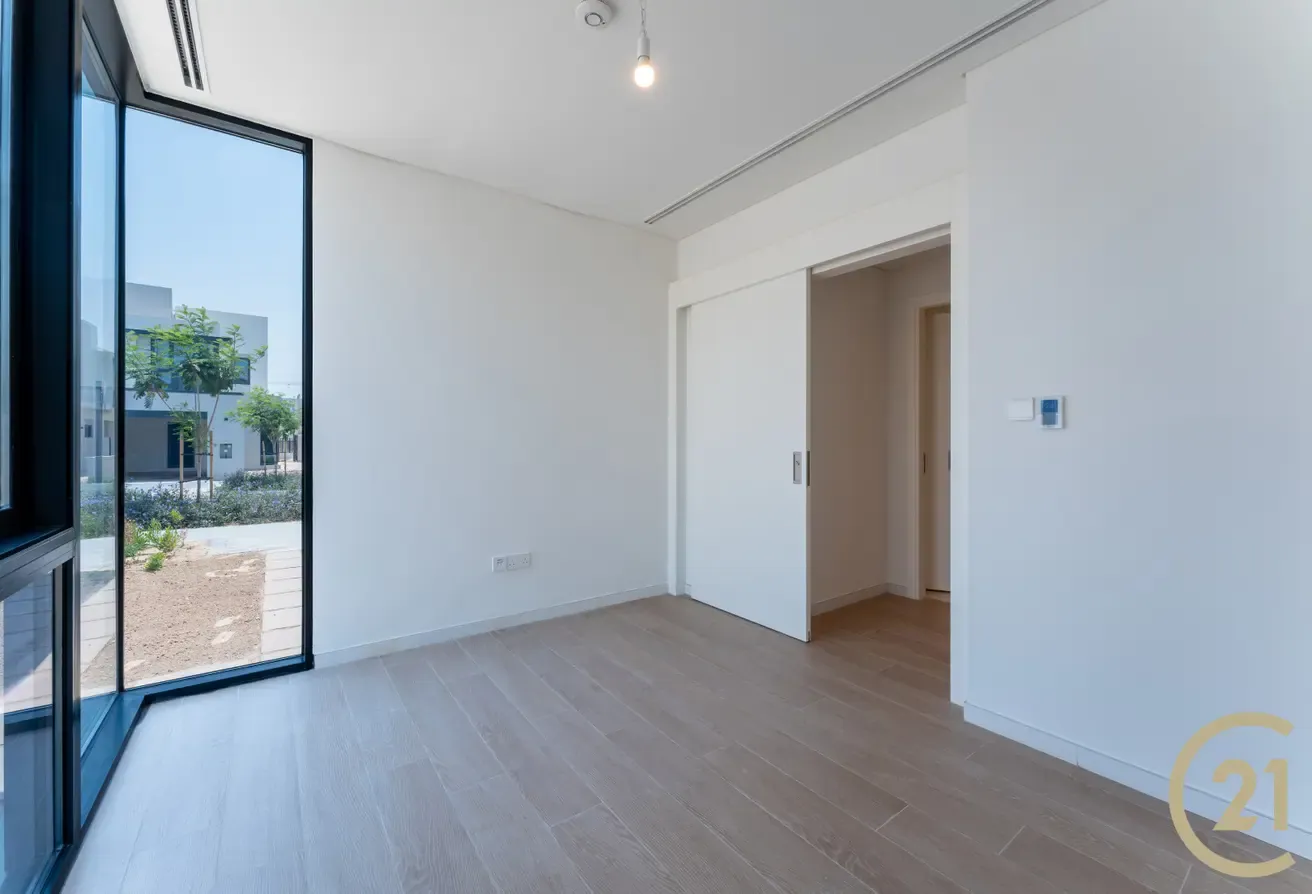 Large Plot | Corner Unit | Private Location