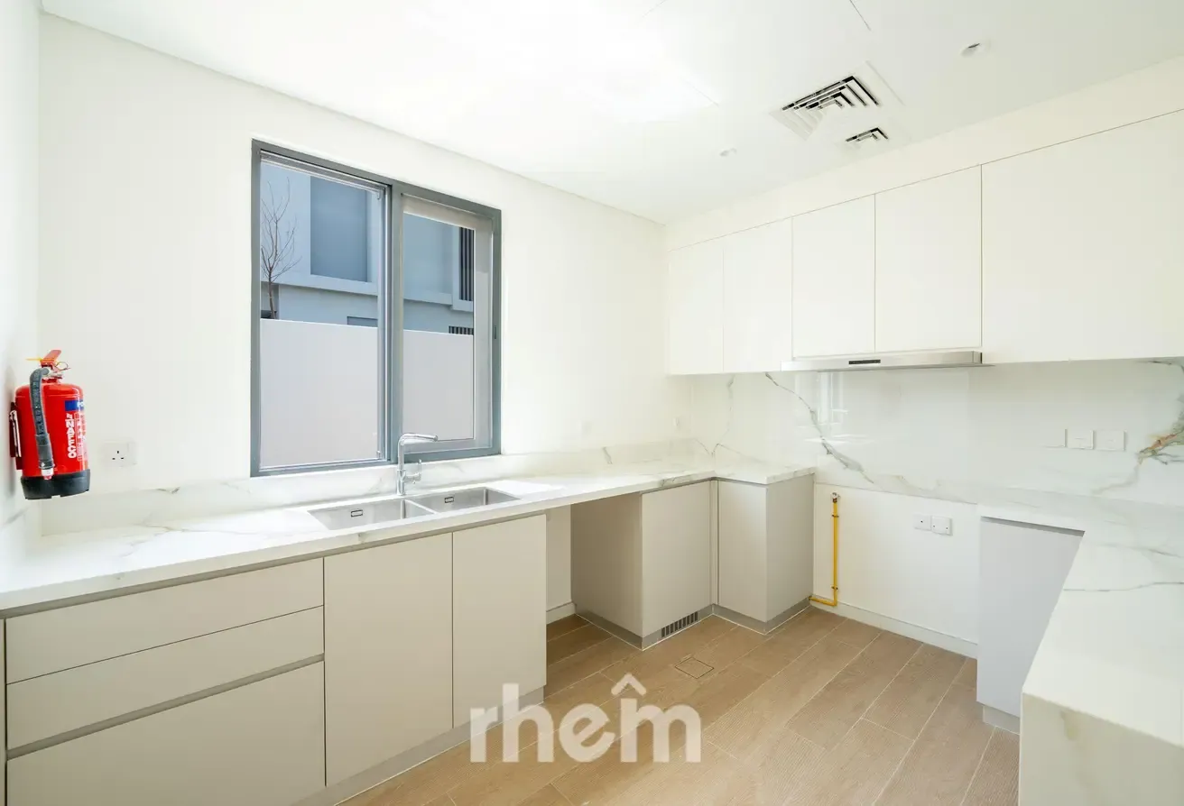 Internal | Family Community | Prime Location