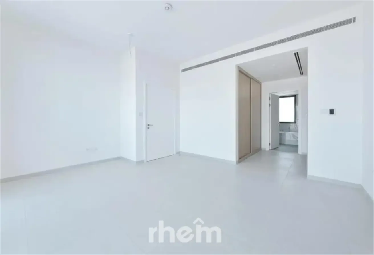 Ready to Move | Single Row | Prime Location