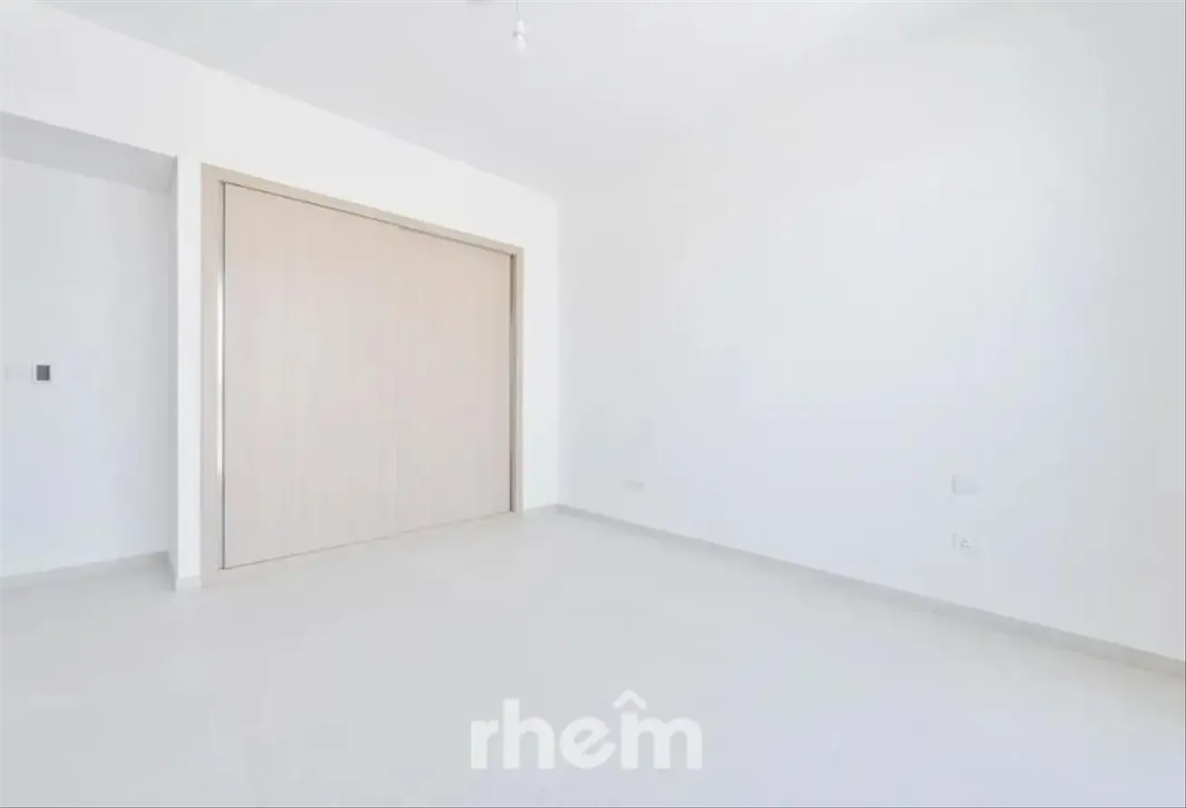 Ready to Move | Single Row | Prime Location